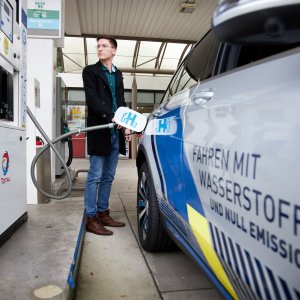 Tankstelle mit H2 Zapfsäulen