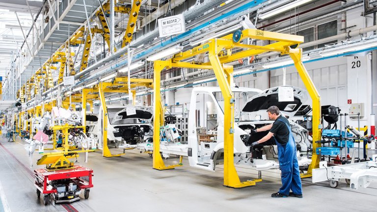 Intelligent production: Mercedes-Benz factory in Ludwigsfelde relies on new technologies and efficiency in the production of transporters Mercedes-Benz factory in Ludwigsfelde