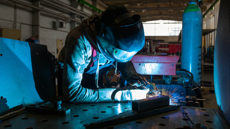 Schweißer bei der Arbeit