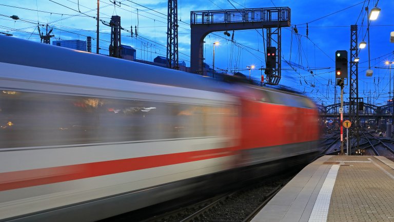 Rail.S/VDE-Symposium: Sicherheit & Zulassung elektrischer Bahnausrüstungen­