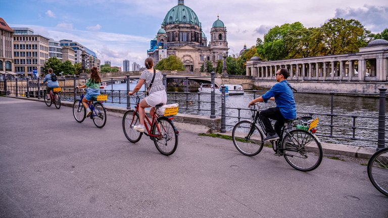 Internatuional Conference: Sustainable Urban Transport in Cities with Tourist Destinations